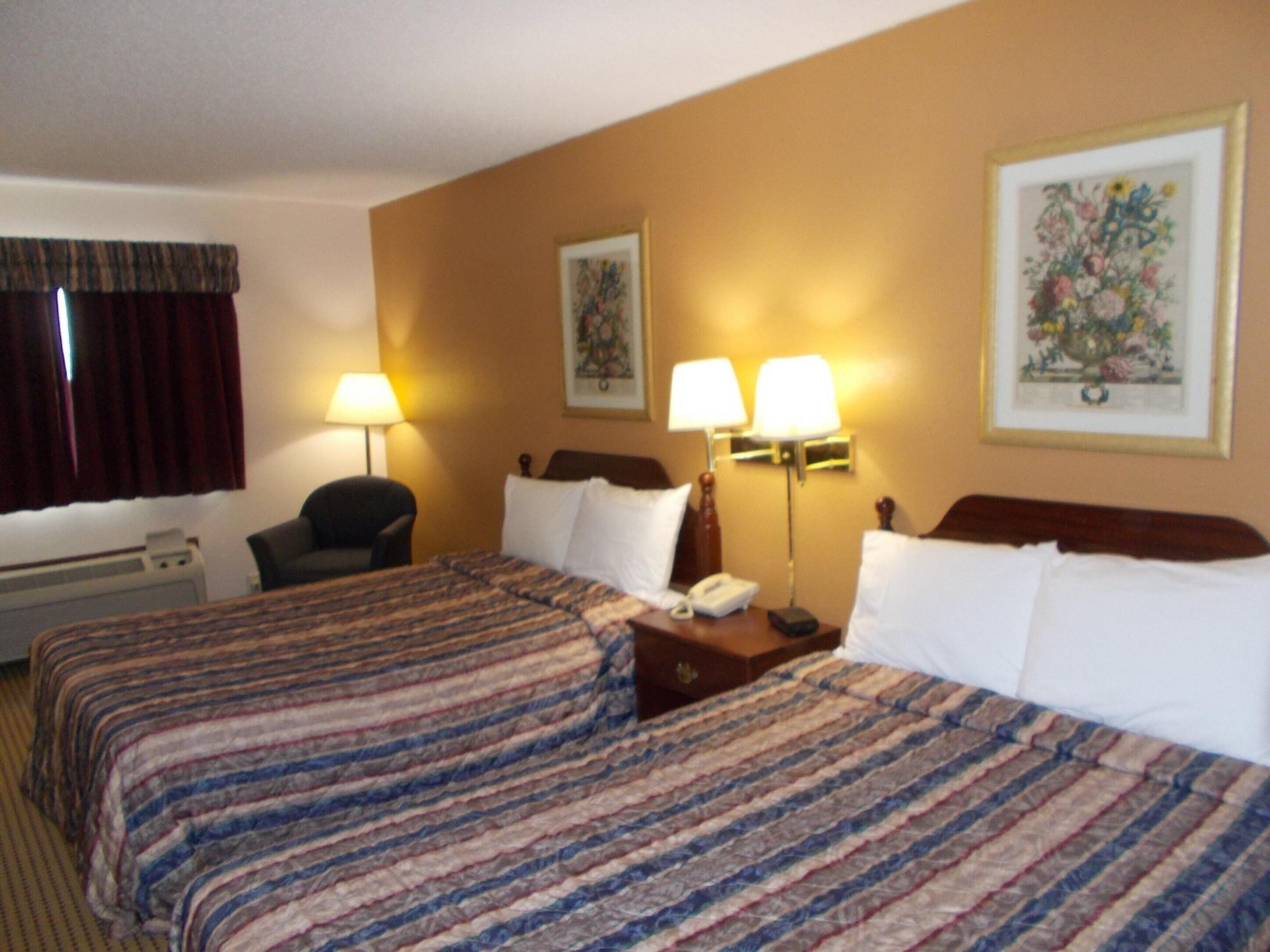 Royalton Inn And Suites, Wilmington,Ohio Экстерьер фото